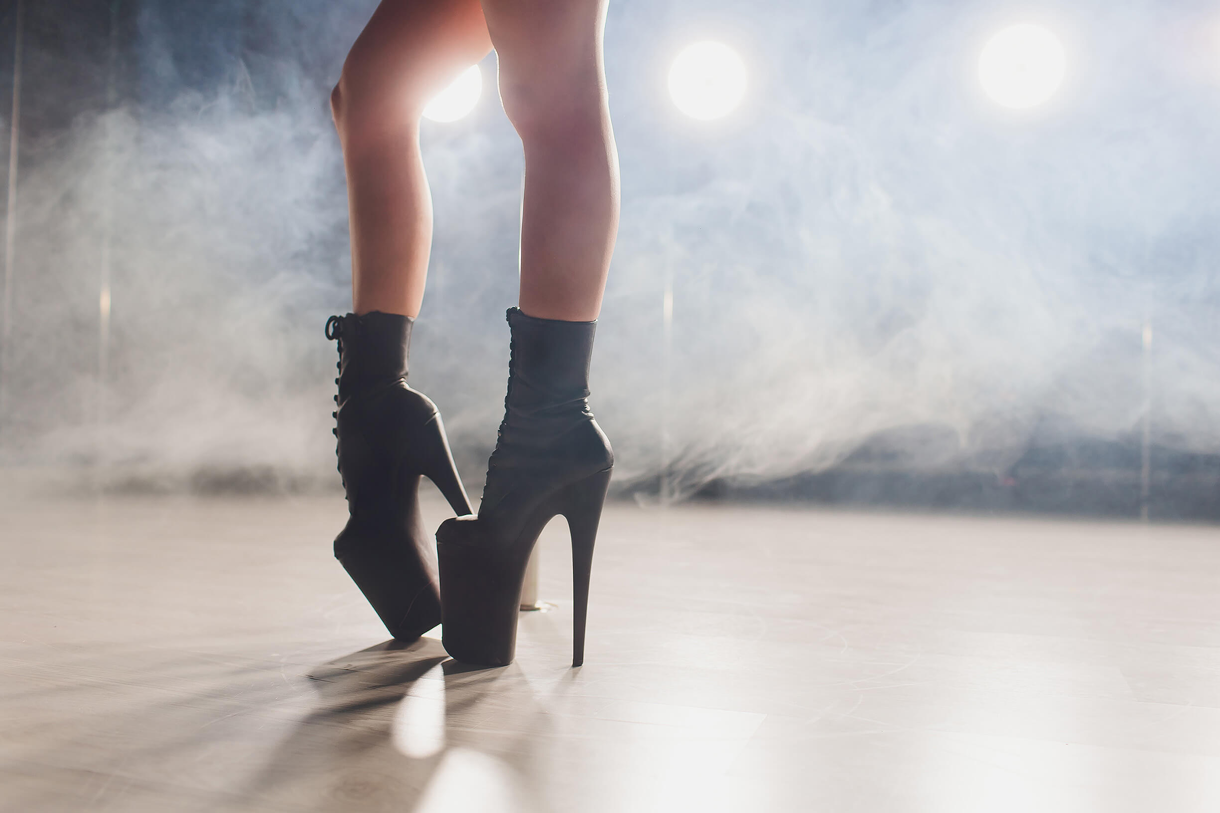 Exotic Dance Academy - Pole Dancing Shoes: Sandaler vs. Boots Comparison