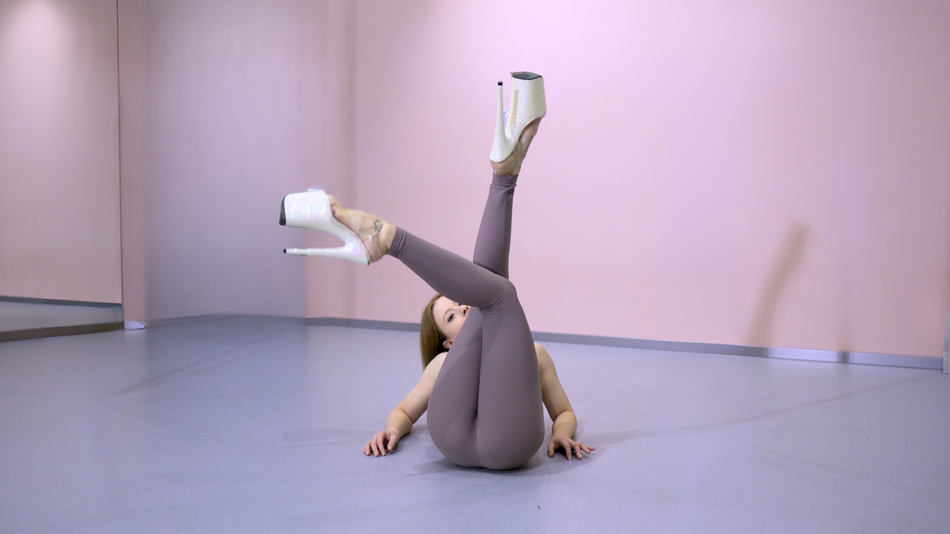 Leg rotations with and without the pole