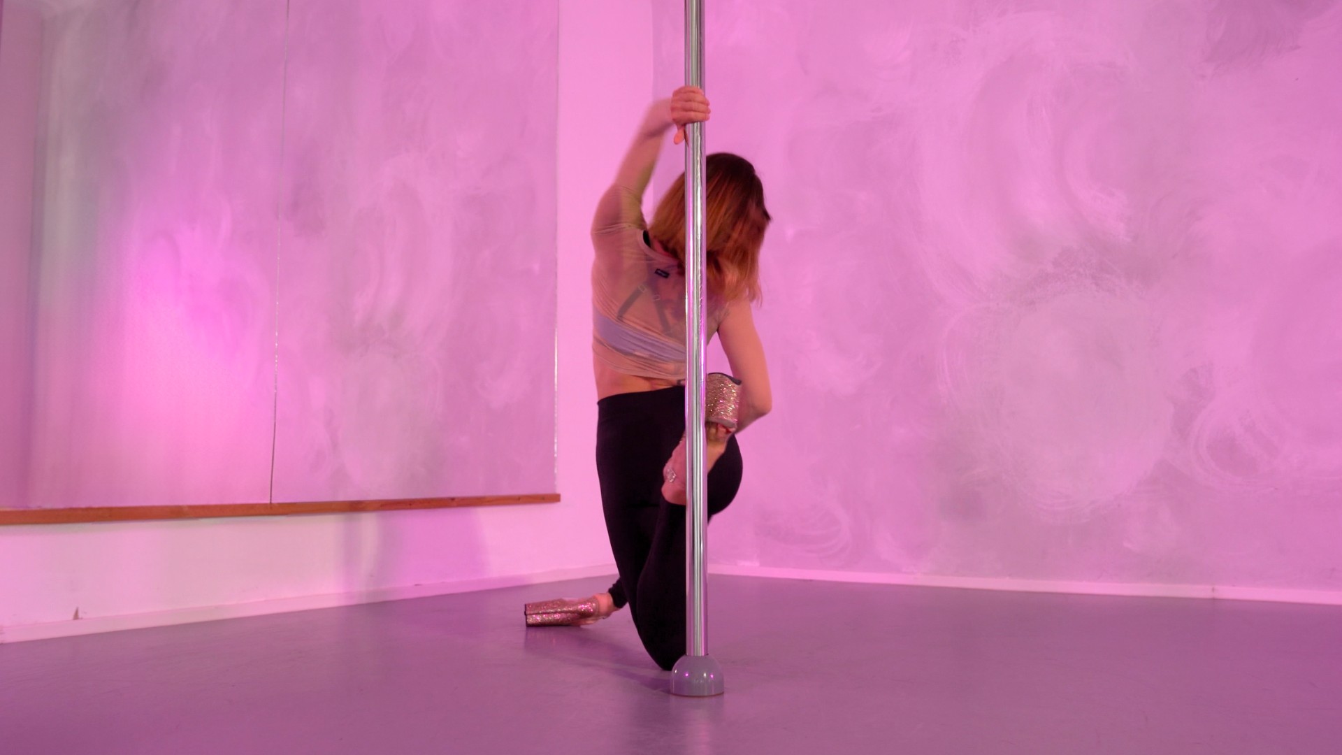Heels Glide & Knee Turn Flow