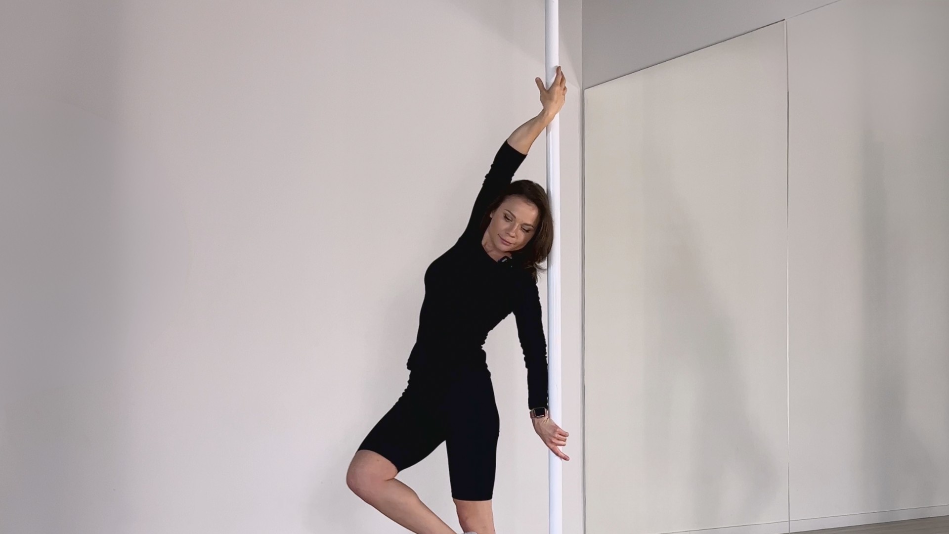 Pole walk, dip, pirouette & combo