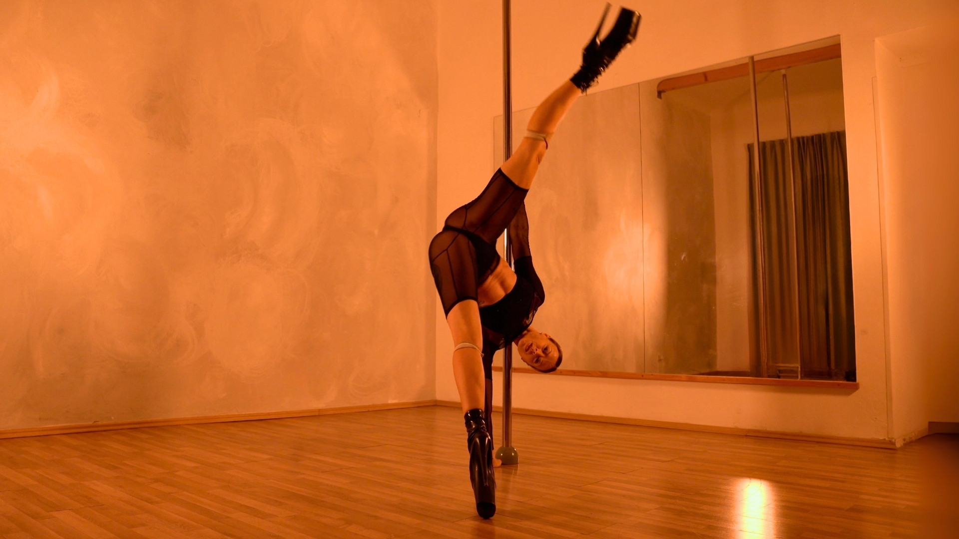 Straddle Leg Waves Combo