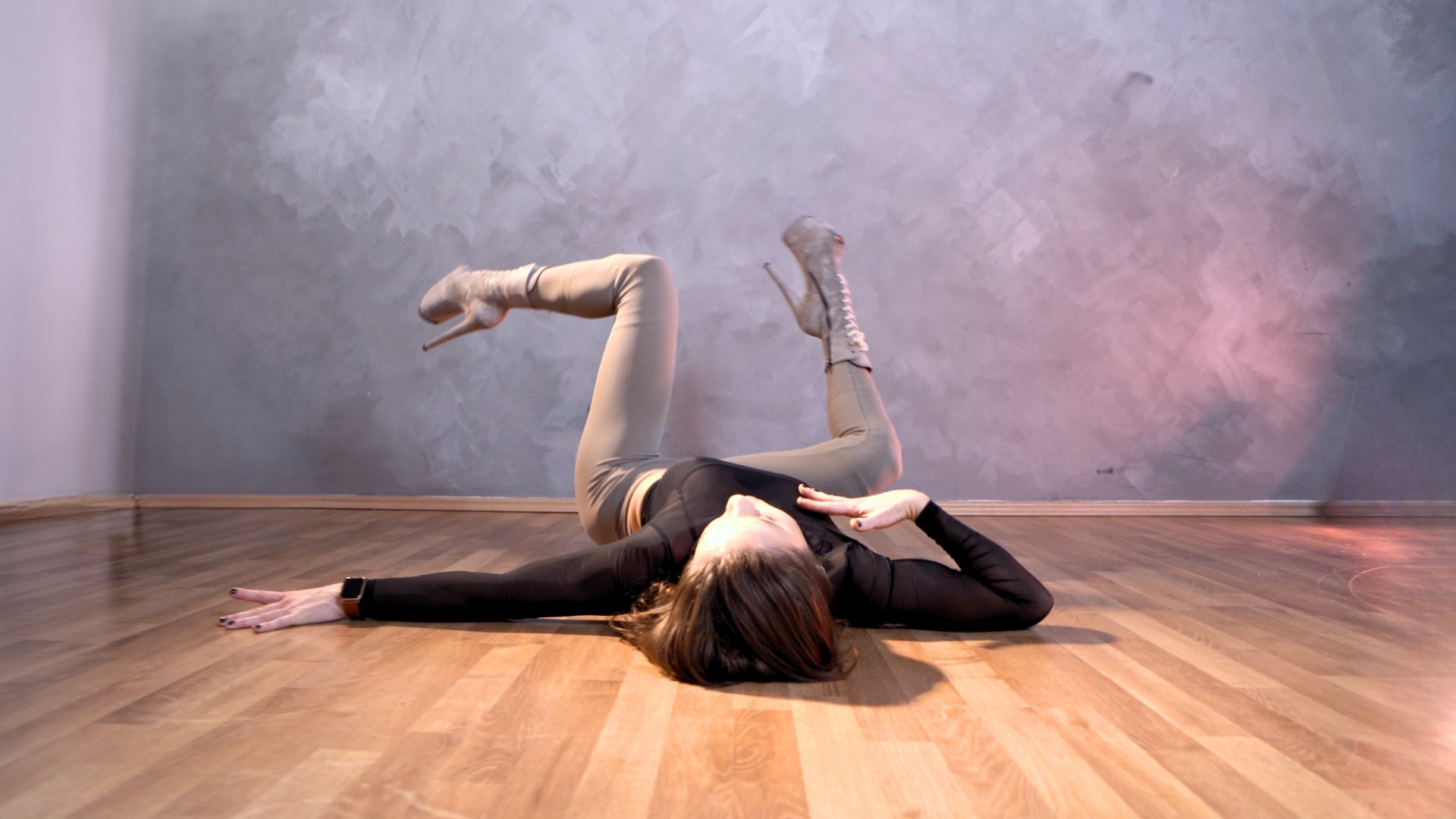 Basic floorwork with leg fan & broken diamond