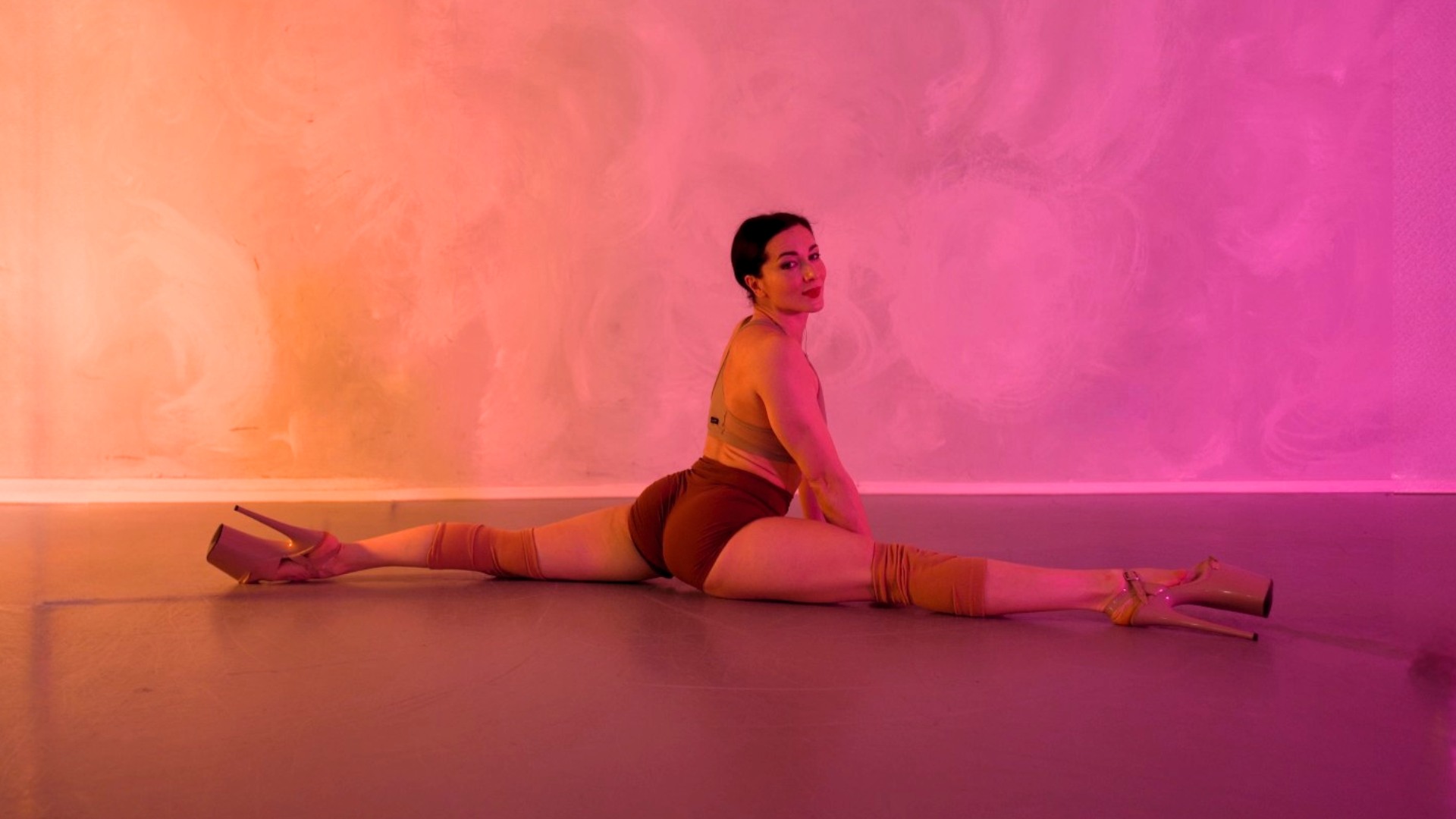 Floor Tricks – Jump Variations with Stacey